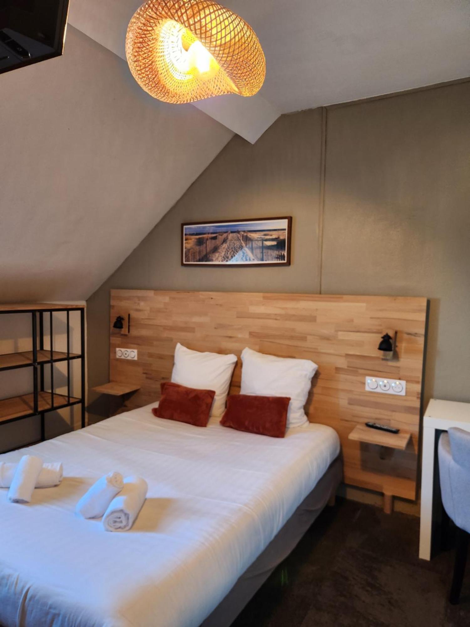 Le Petit Montmartre 호텔 디나르 외부 사진